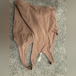 Lululemon mauve tank top